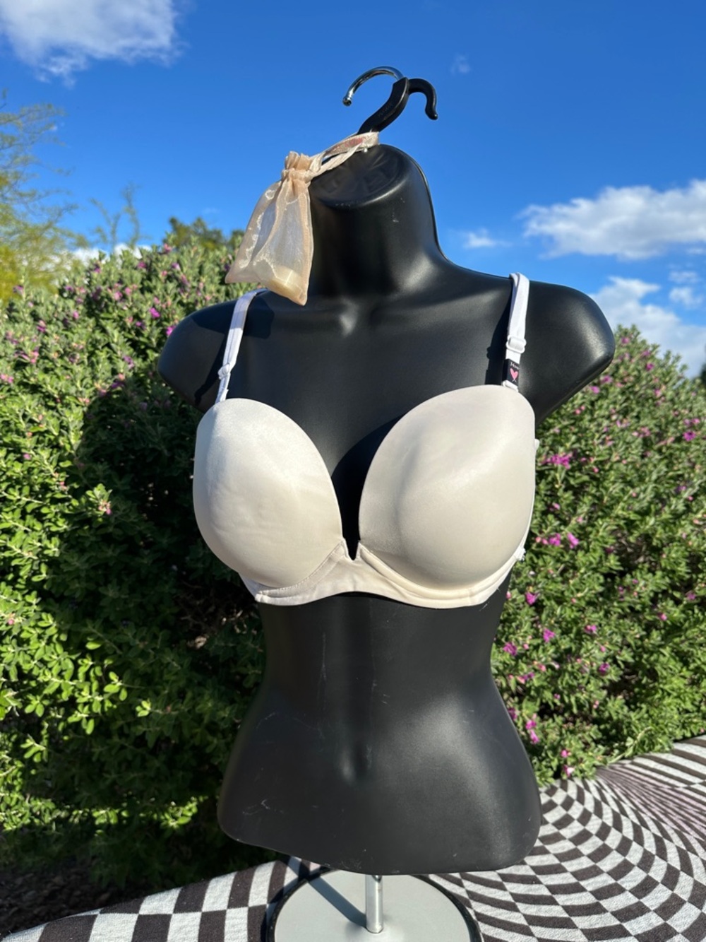 Victoria's Secret Very Sexy multi-way push-up bra 34DD & VS pouch w/clear straps